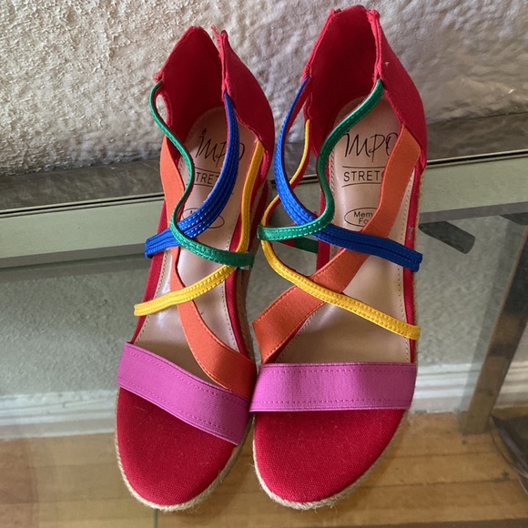 Colorful wedge - Picture 3 of 4